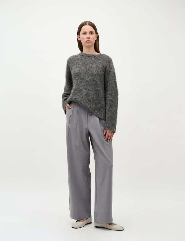 branwen-m-hose-grey-0